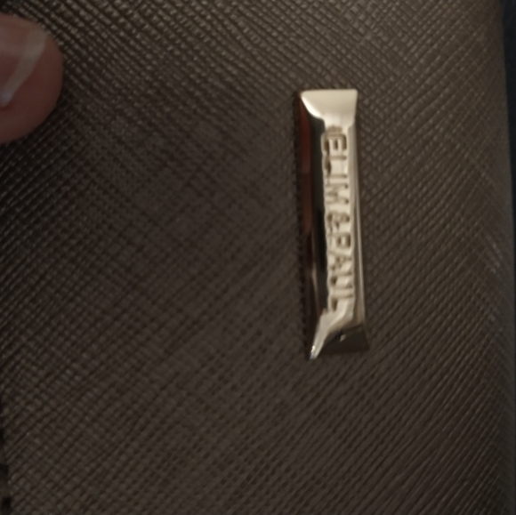 Wristlet and matching ID holder - Picture 2 of 11